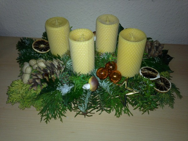 Adventskranz mit Bienenwachskerzen